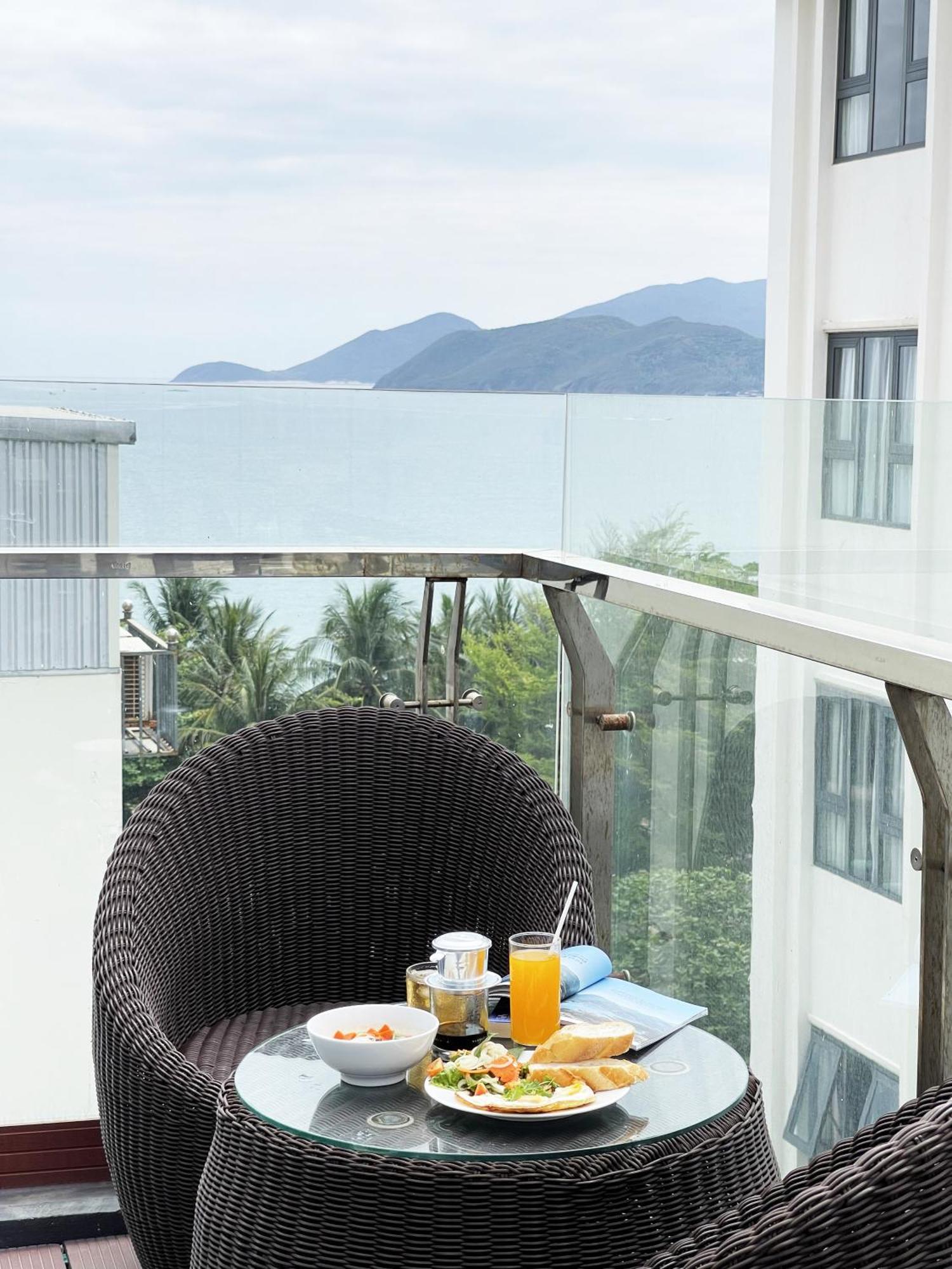 Apollo Hotel Nha Trang Beach Exterior photo